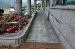출입로 경사로 사진